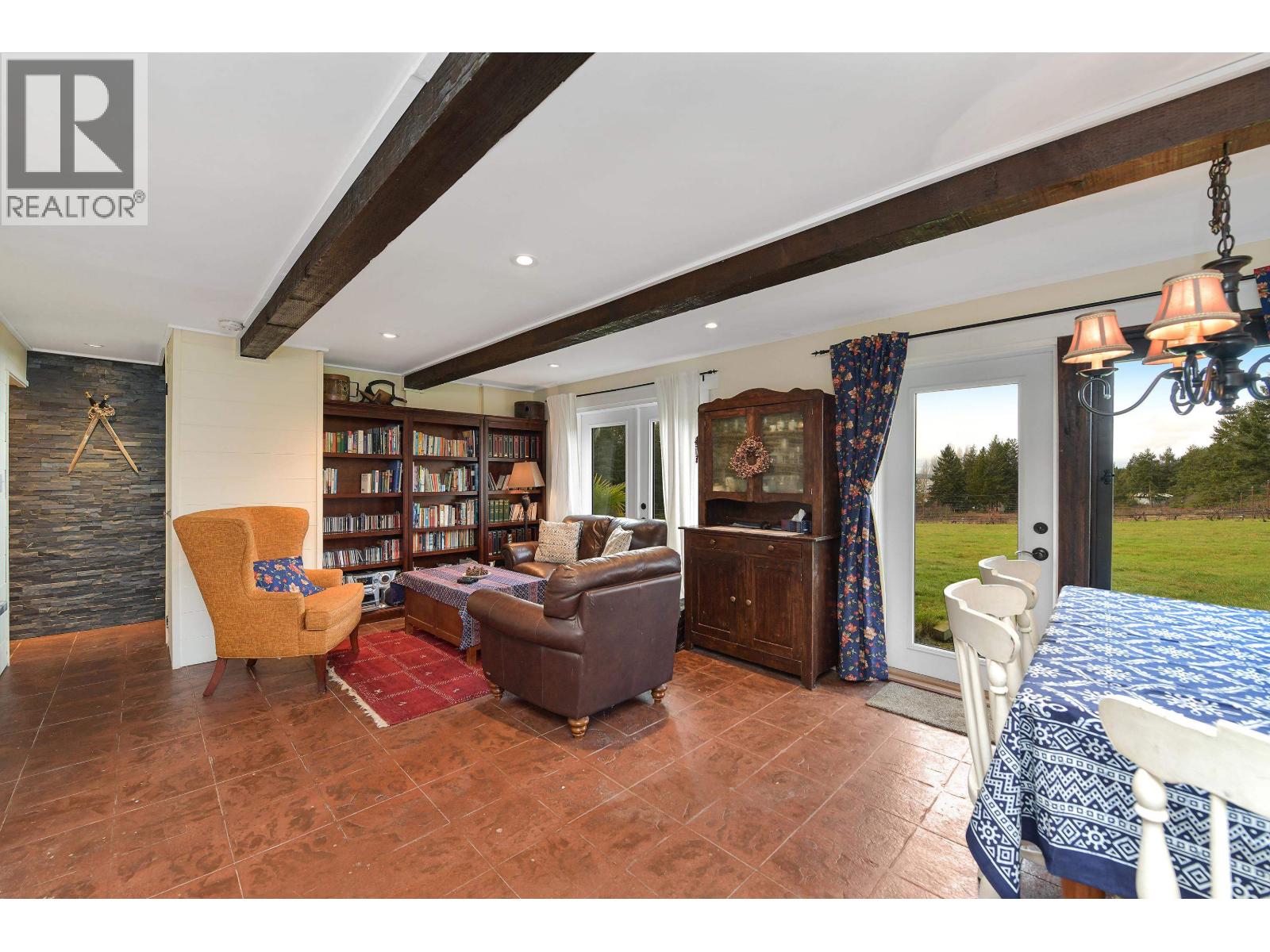 300 WOOD DALE DRIVE, Mayne Island