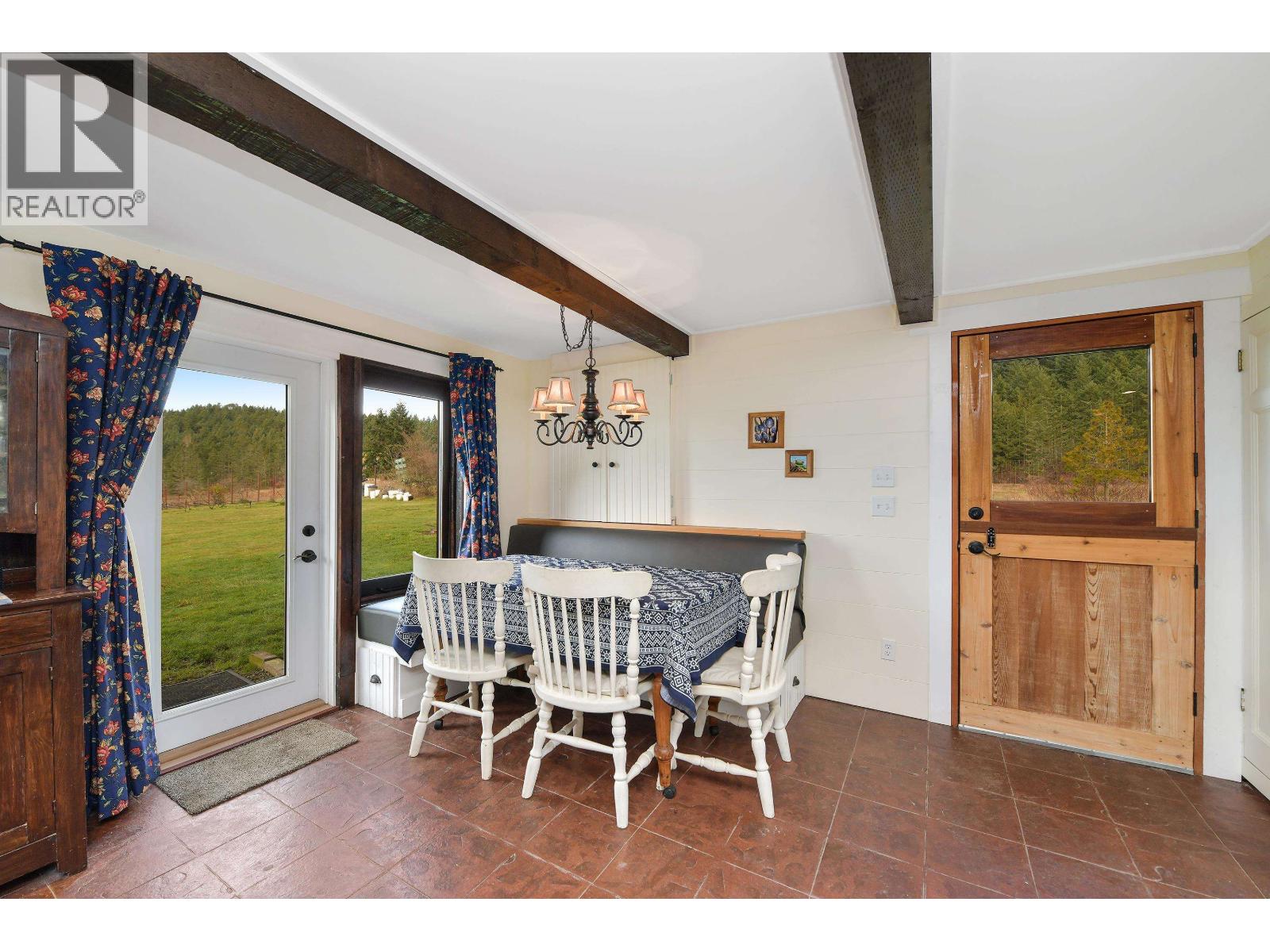 300 WOOD DALE DRIVE, Mayne Island