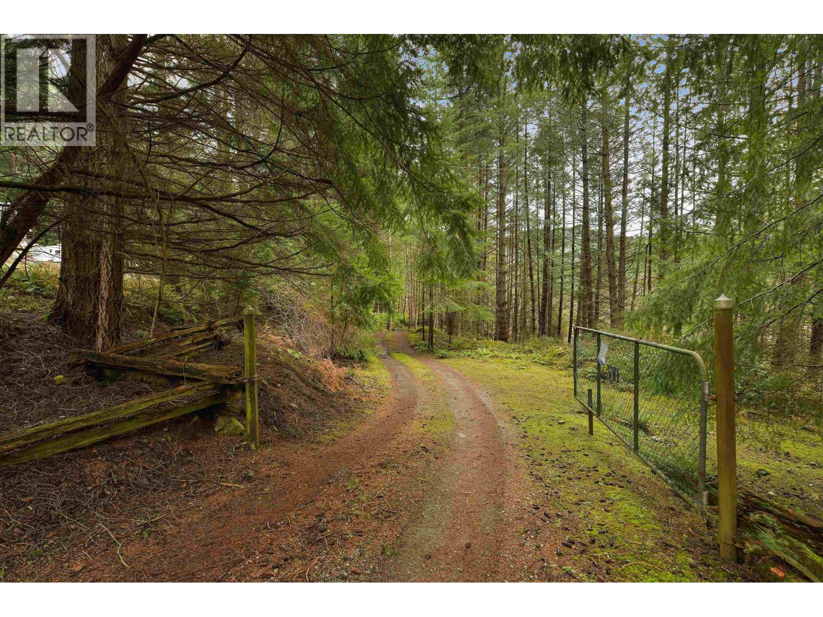 300 WOOD DALE DRIVE, Mayne Island