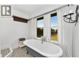300 Wood Dale Drive, Mayne Island, BC V0N2J2 Photo 19