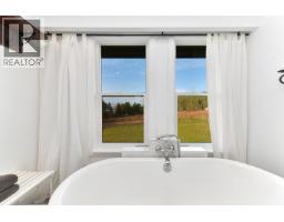 300 Wood Dale Drive, Mayne Island, BC V0N2J2 Photo 20