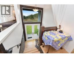 300 Wood Dale Drive, Mayne Island, BC V0N2J2 Photo 8