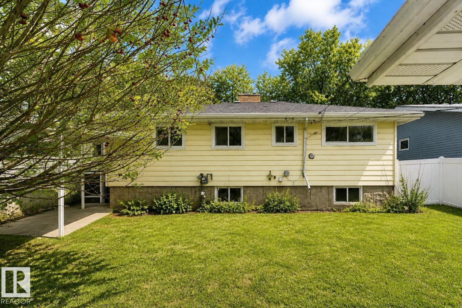 12220 51 ST NW - 22