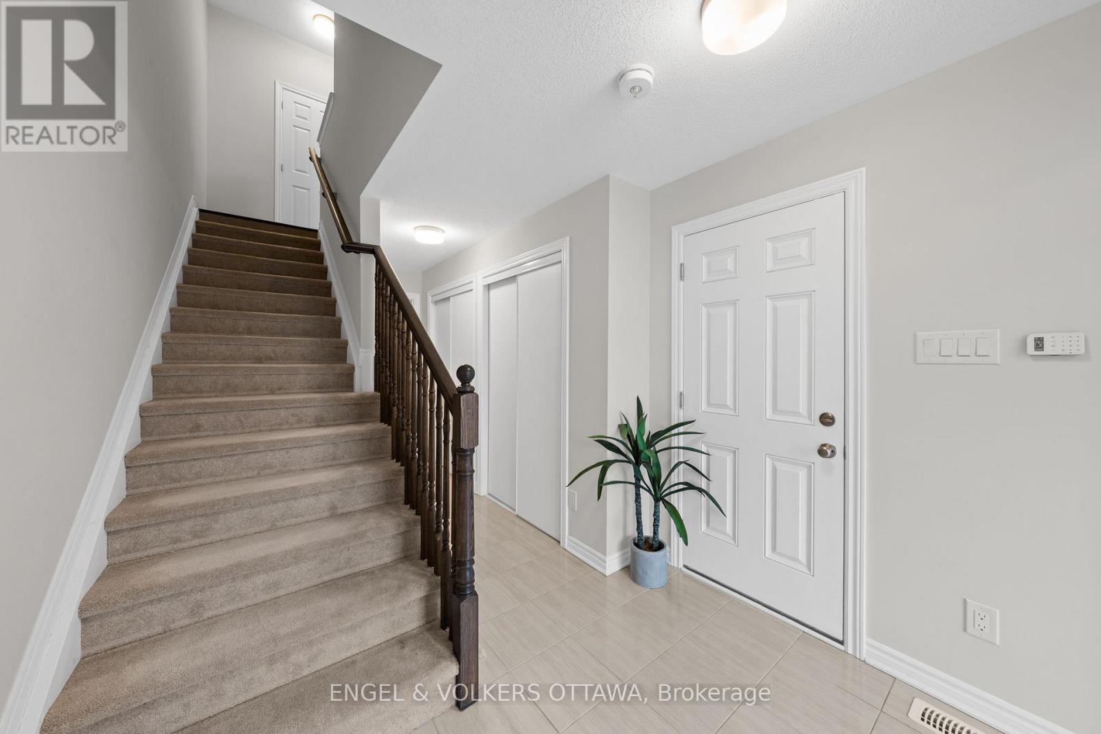 2 Bed, 2 Bath House for Sale in Ottawa – 59 URSID MEWS, Ottawa – MLS# X13463564 - Image 6