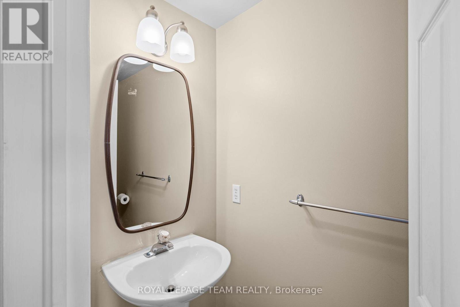 91 THORNBURY CRESCENT - 11
