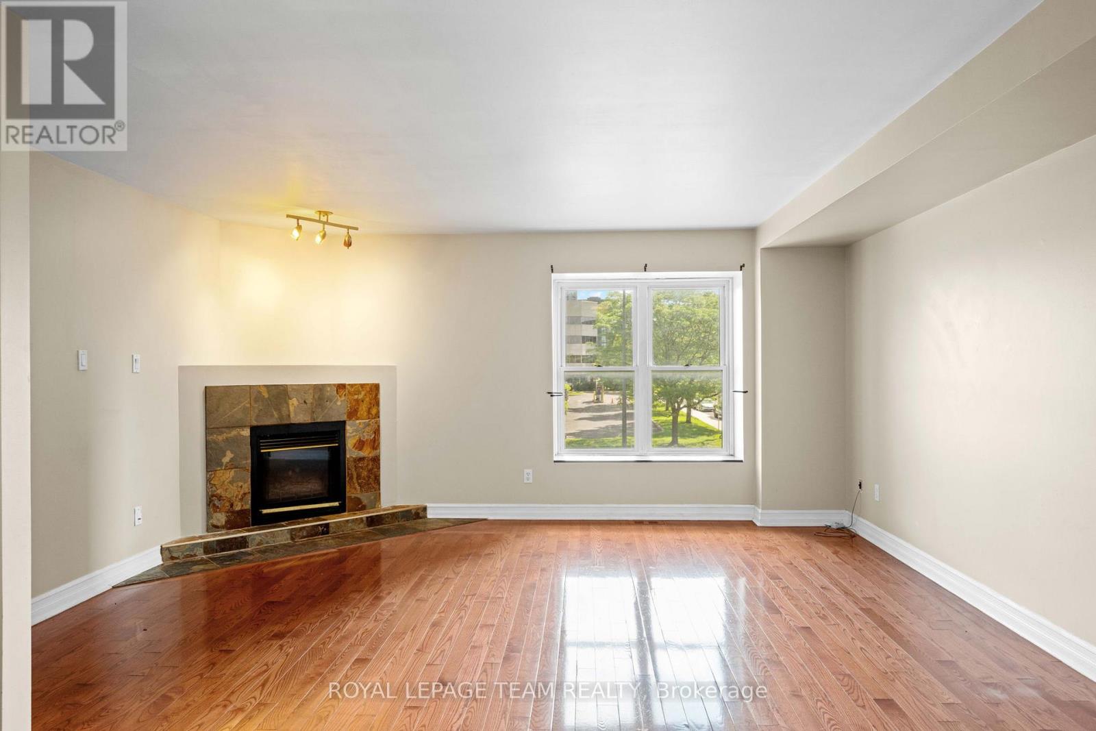 91 THORNBURY CRESCENT - 15