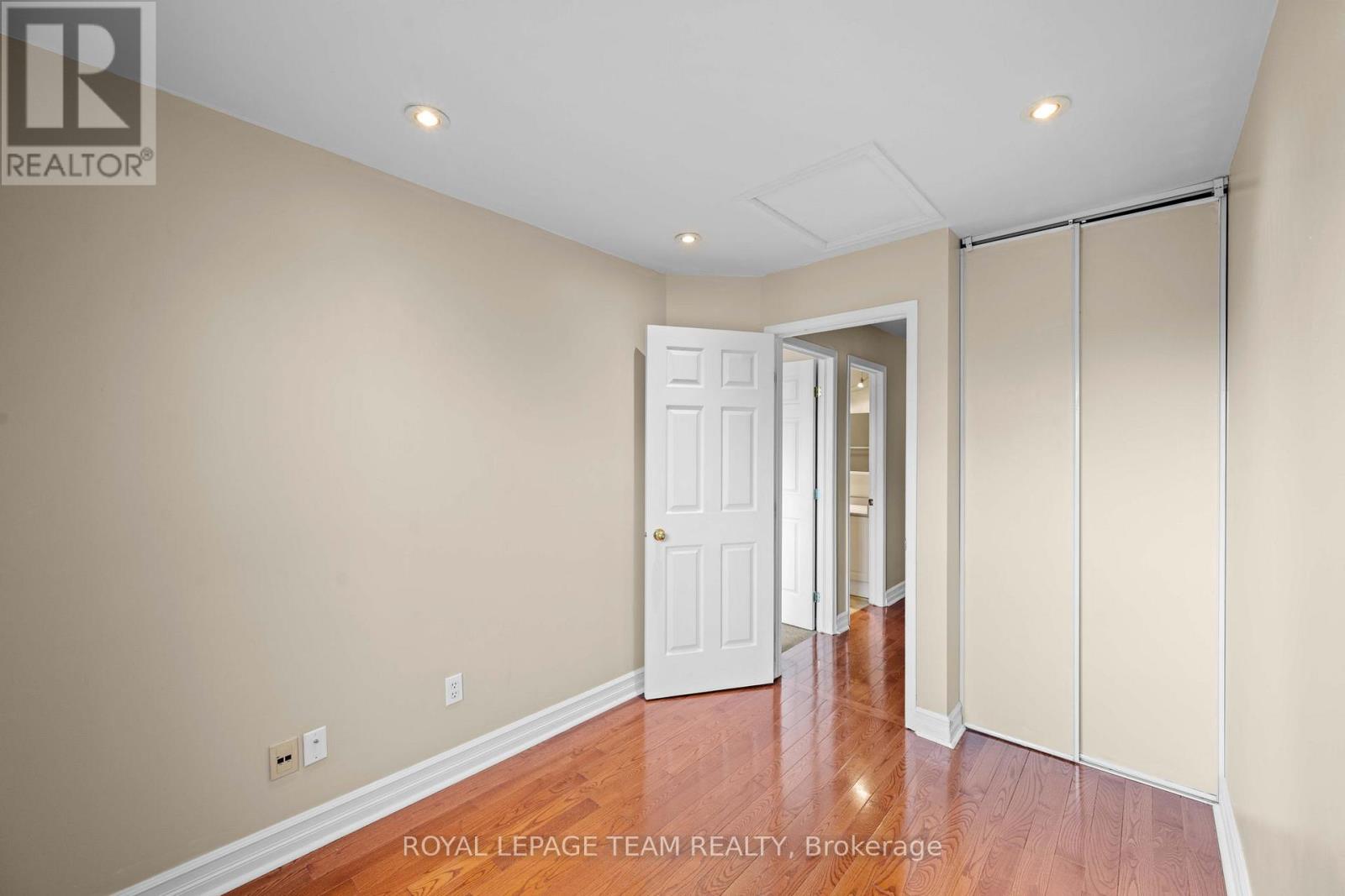 91 THORNBURY CRESCENT - 23
