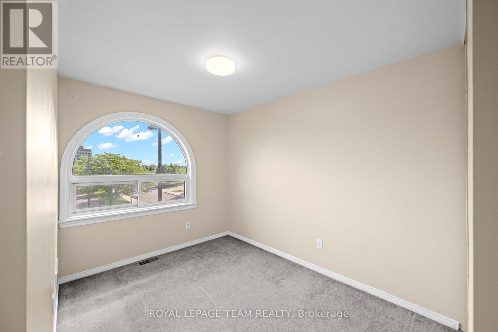 91 THORNBURY CRESCENT - 24
