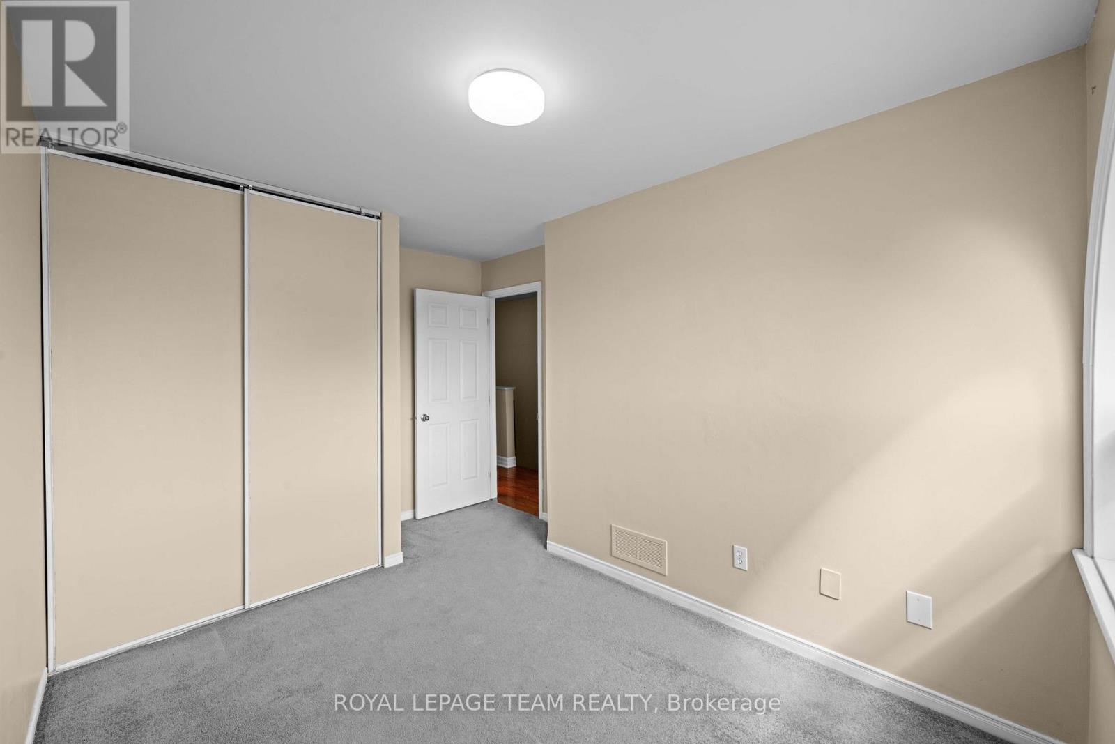 91 THORNBURY CRESCENT - 25