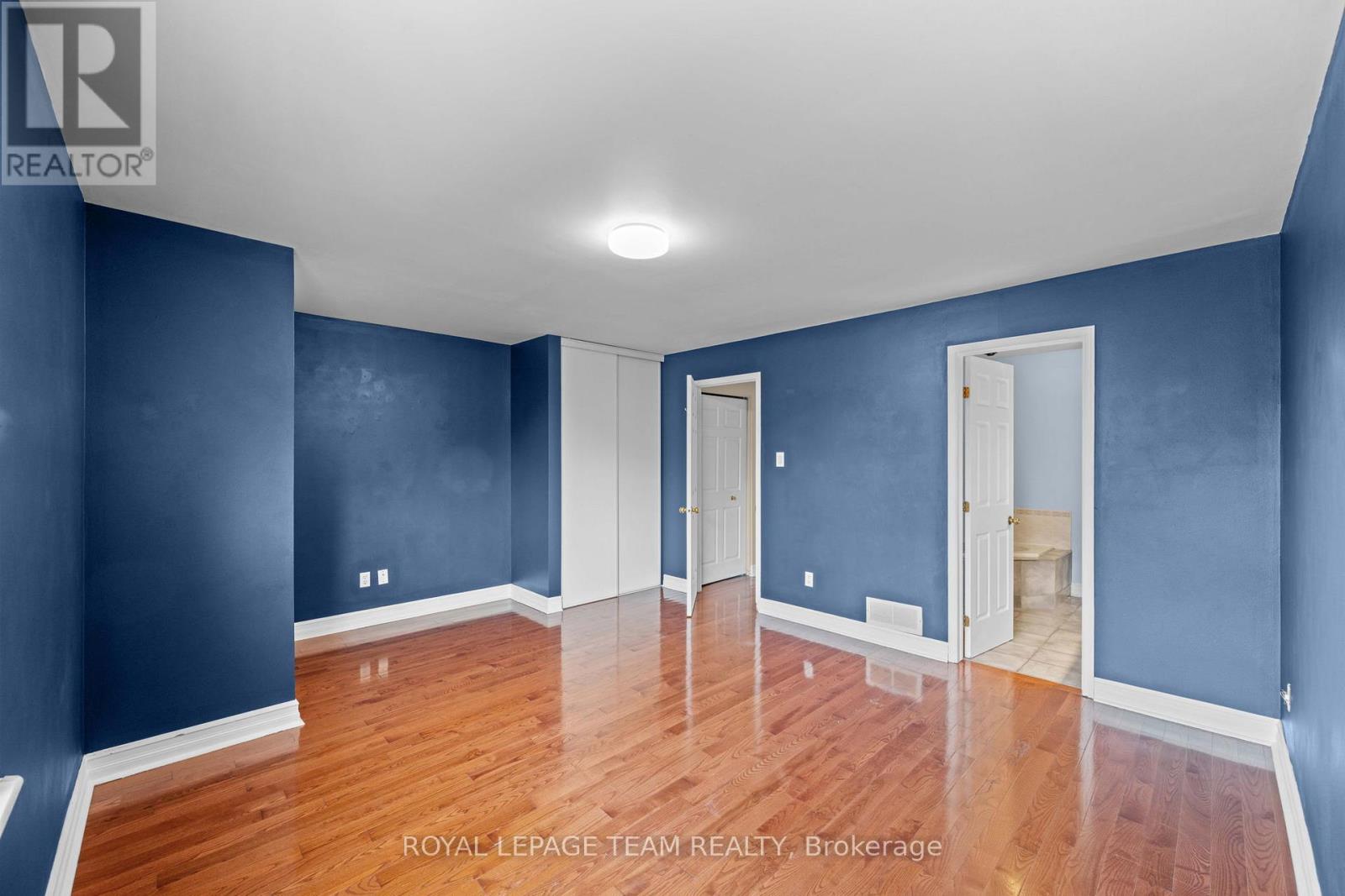 91 THORNBURY CRESCENT - 28
