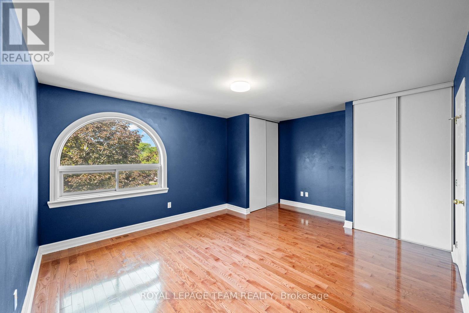 91 THORNBURY CRESCENT - 31