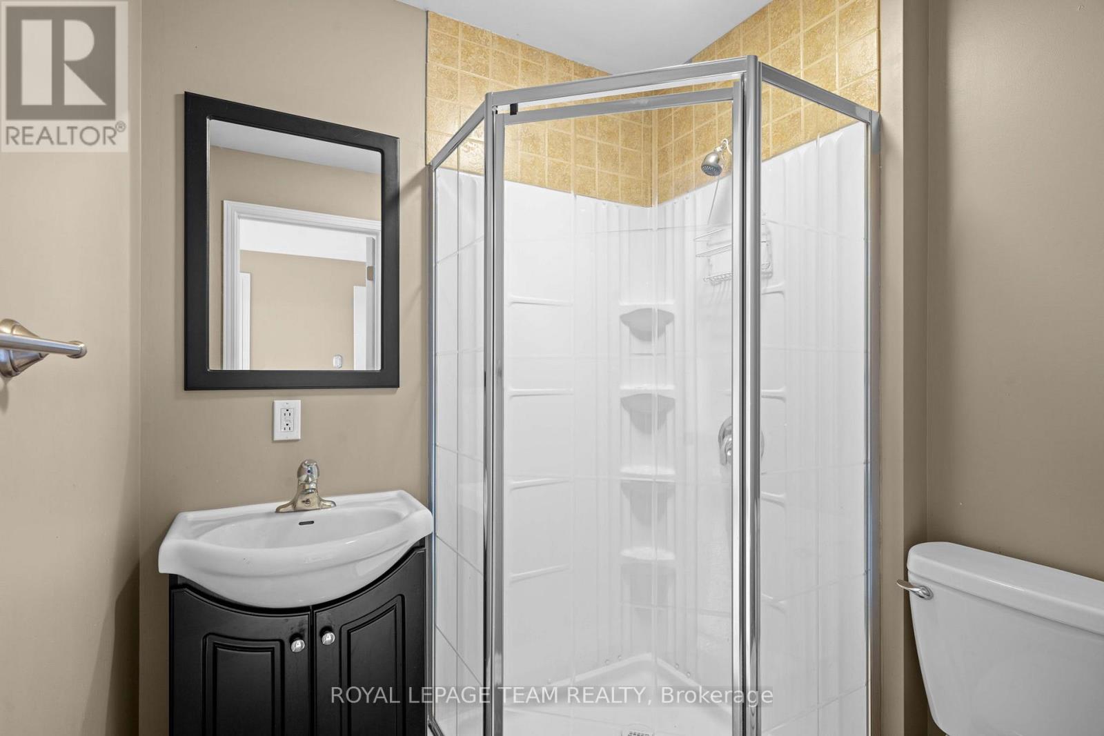 91 THORNBURY CRESCENT - 35