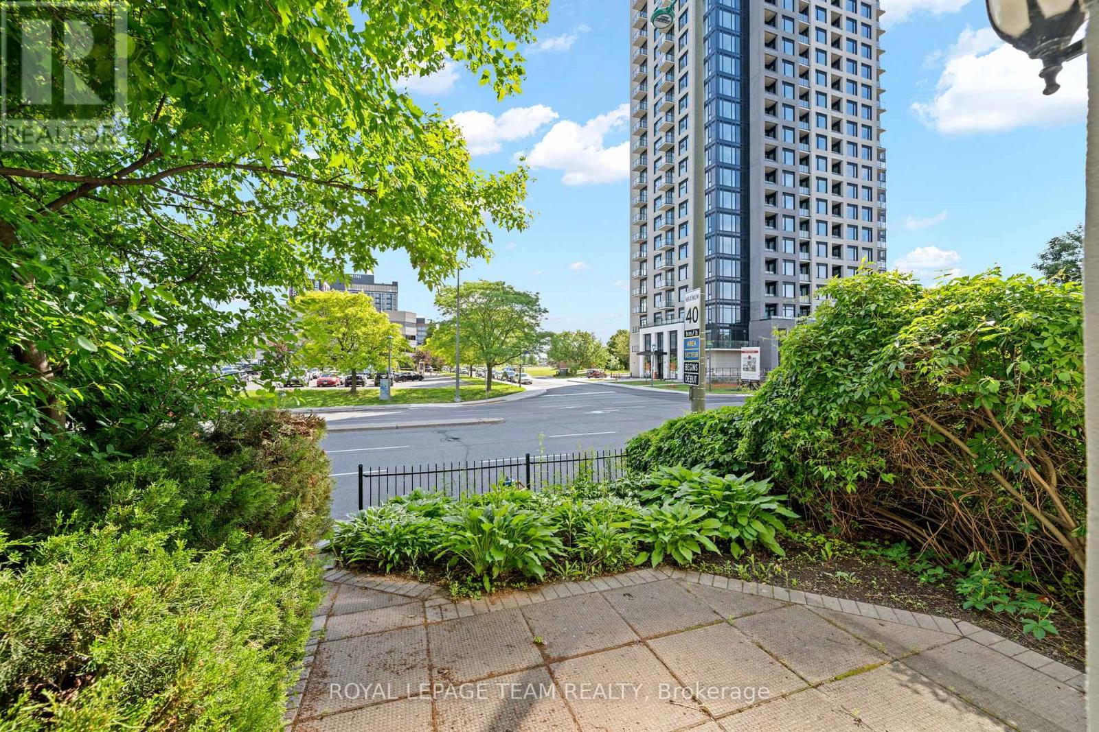 91 THORNBURY CRESCENT - 36