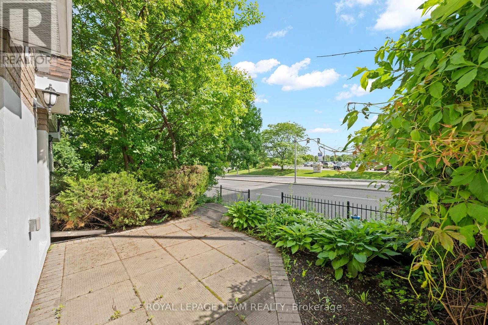 91 THORNBURY CRESCENT - 37