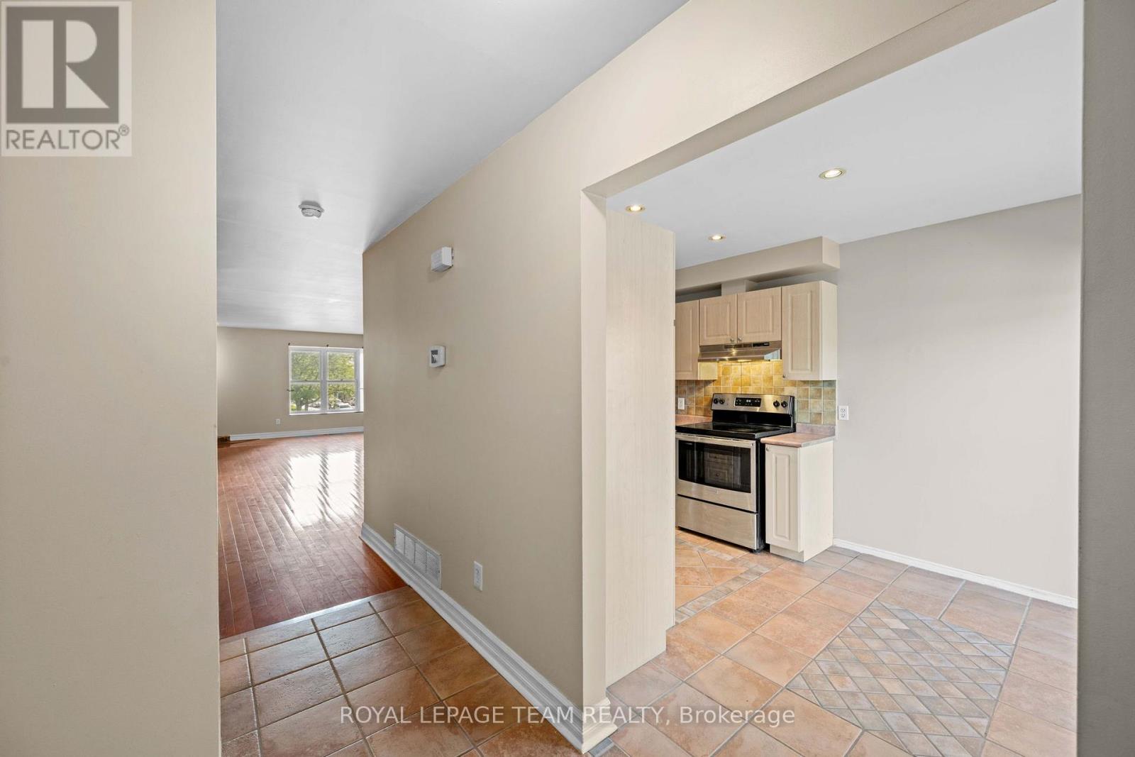 91 THORNBURY CRESCENT - 5