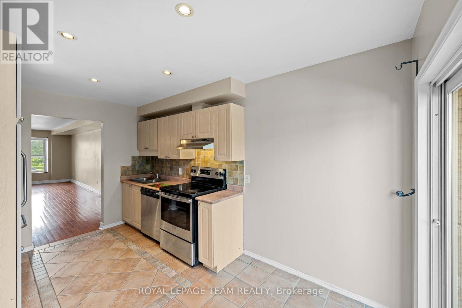 91 THORNBURY CRESCENT - 6
