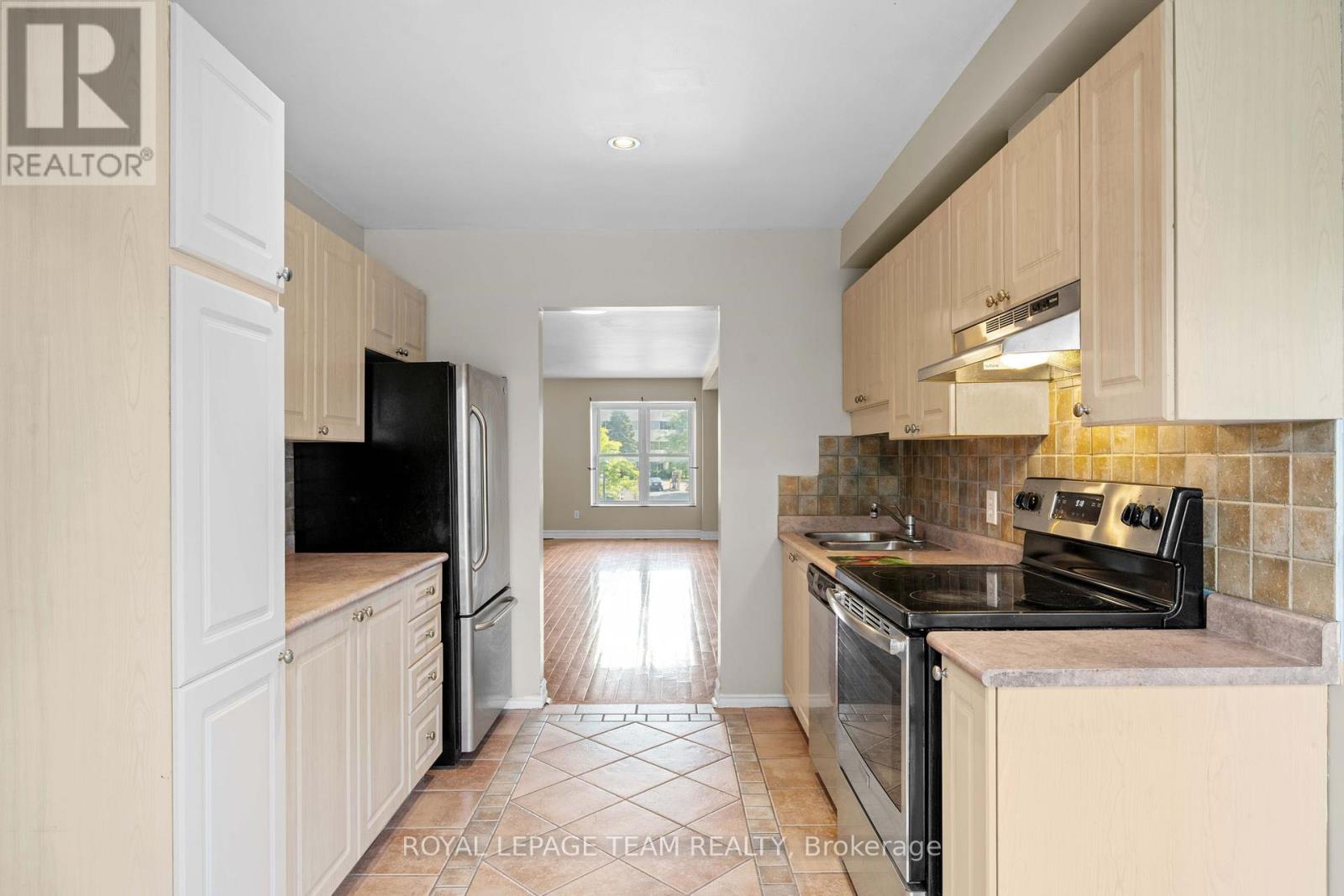 91 THORNBURY CRESCENT - 8