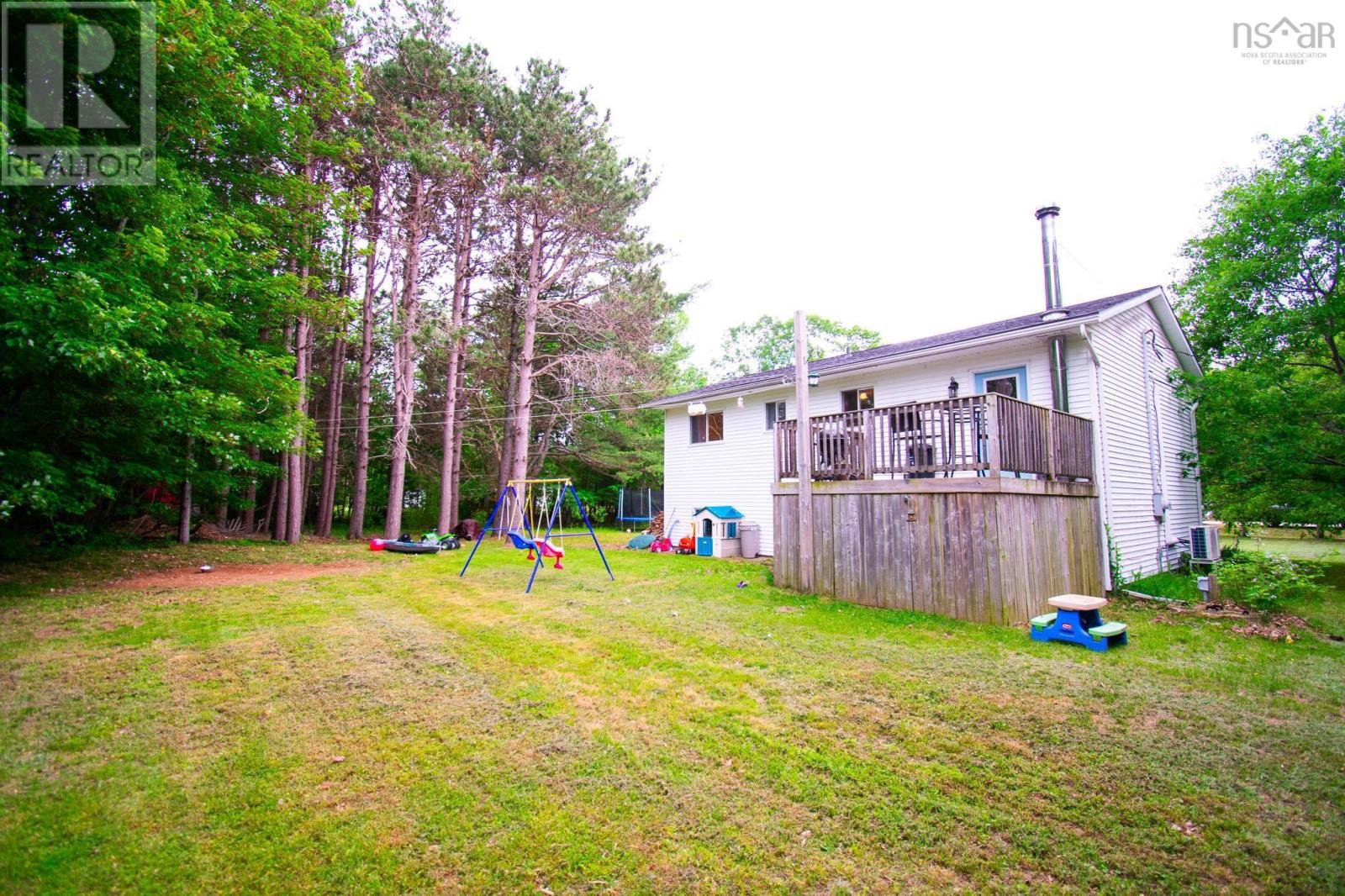 530 Bluenose Avenue - 10