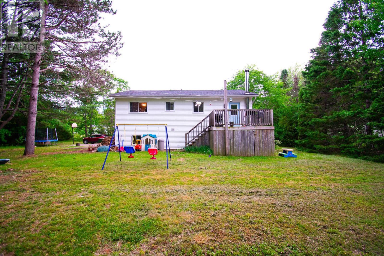 530 Bluenose Avenue - 11