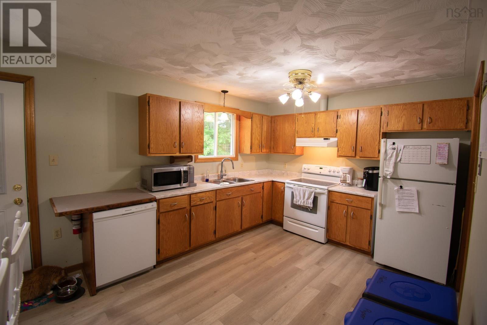 530 Bluenose Avenue - 12