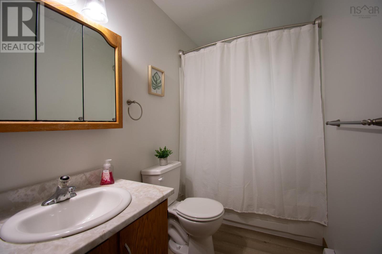 530 Bluenose Avenue - 21