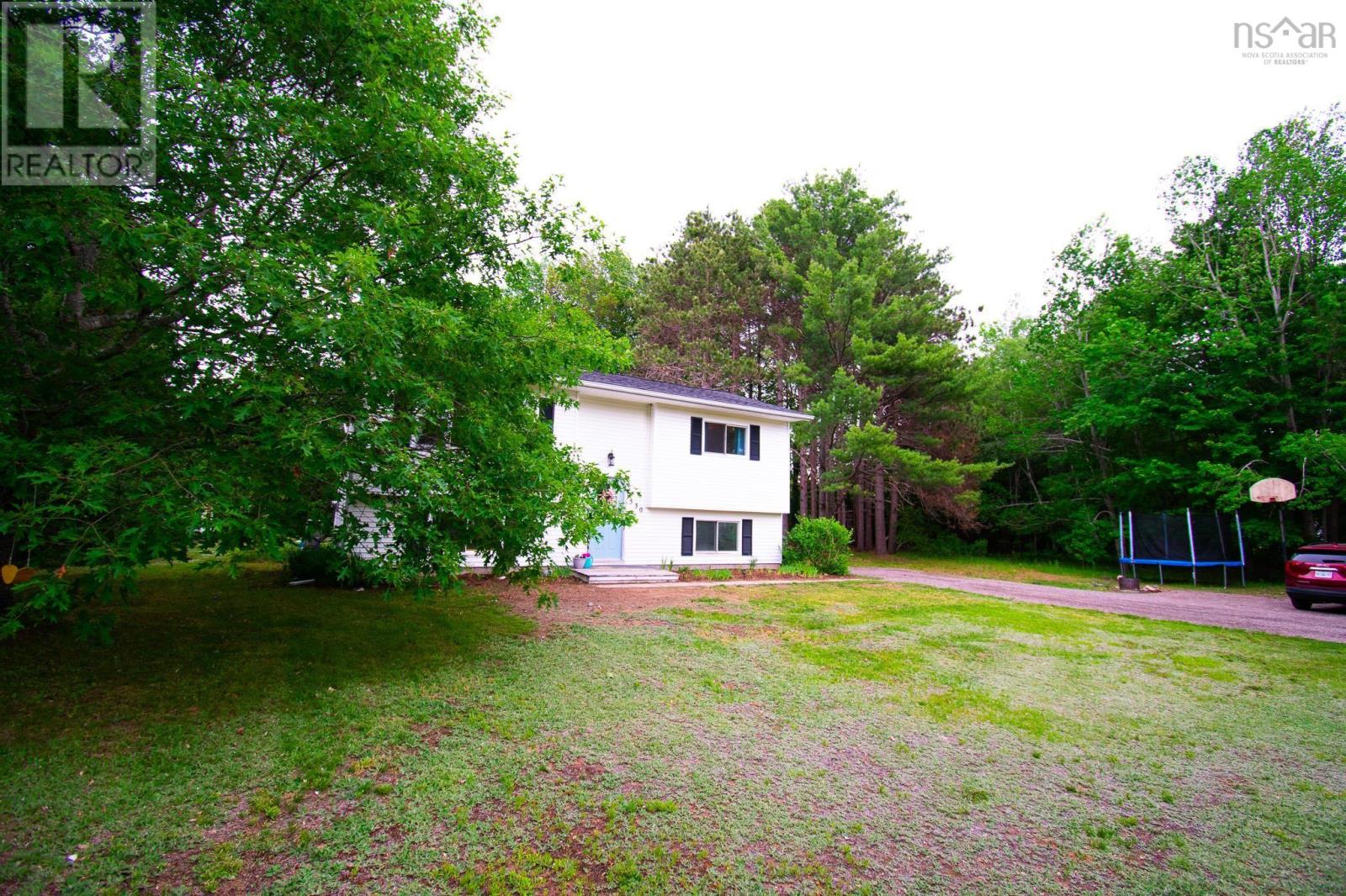 530 Bluenose Avenue - 5