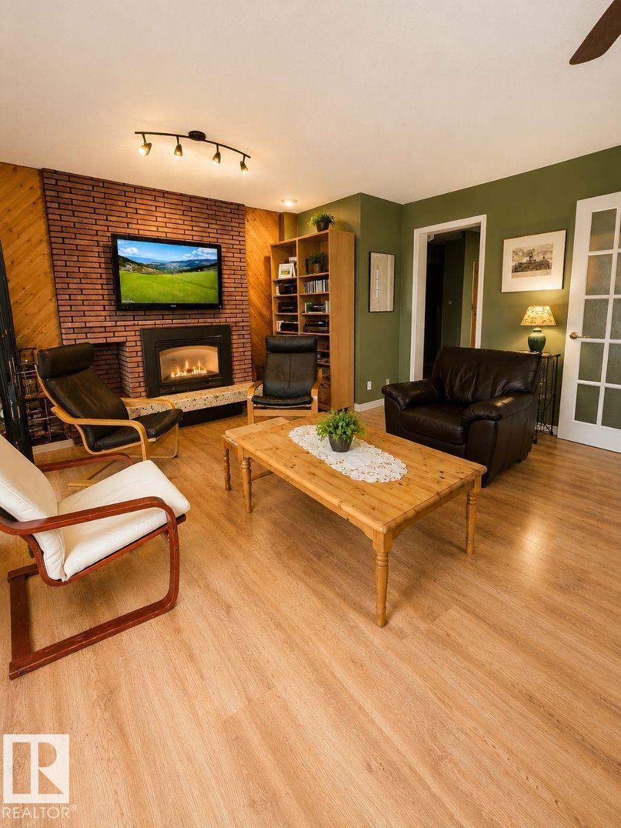 11015 144 ST NW - 3