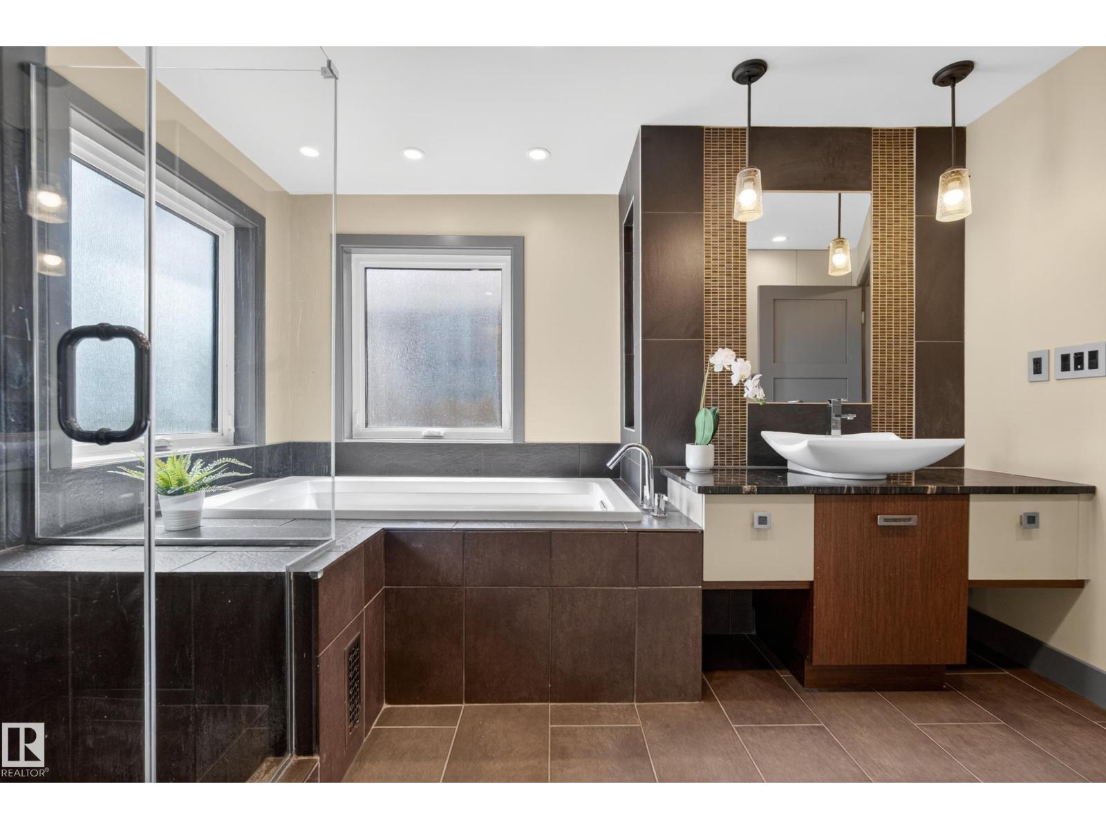 11908 41A AV NW - 34