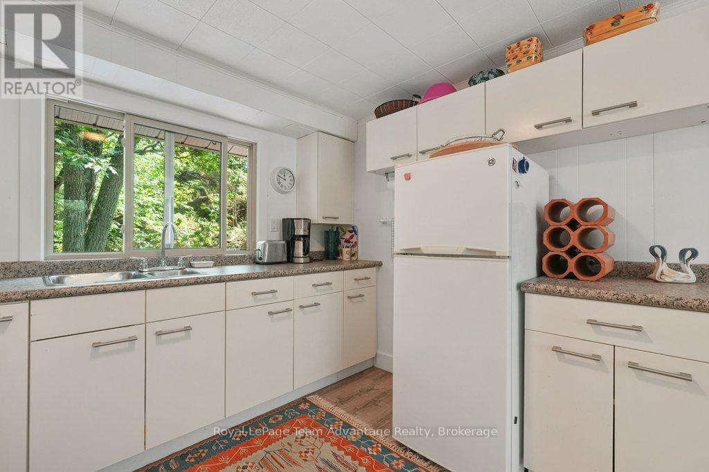 46 HUCKLEBERRY ISLAND - 18