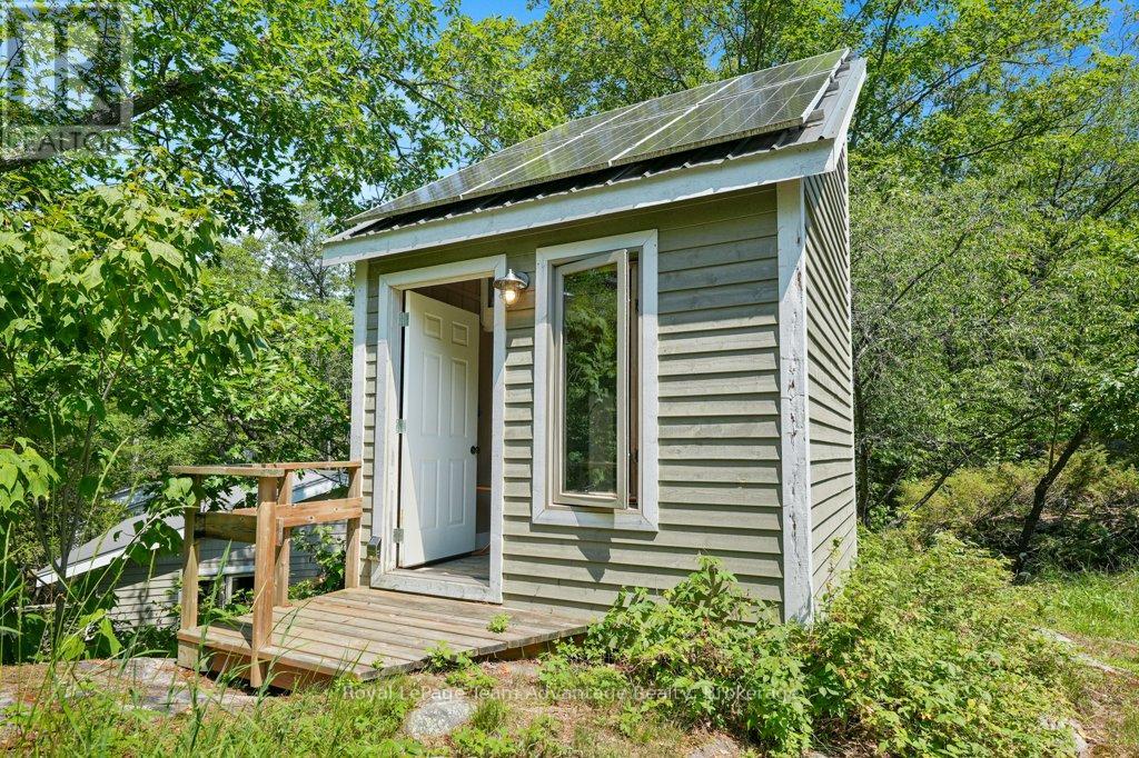 46 HUCKLEBERRY ISLAND - 25