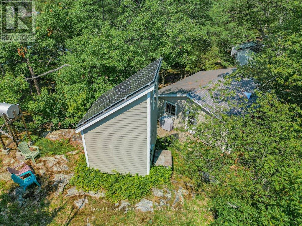 46 HUCKLEBERRY ISLAND - 24