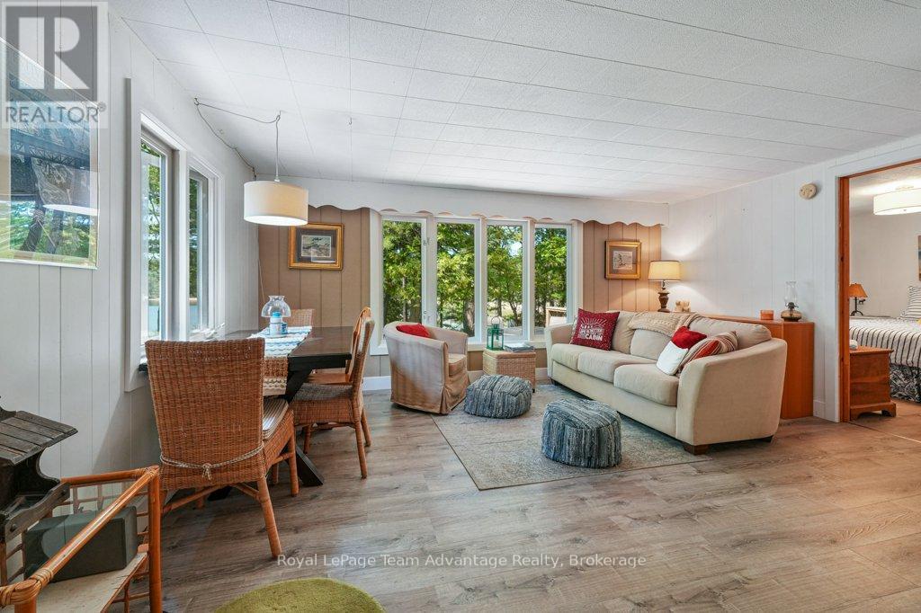 46 HUCKLEBERRY ISLAND - 11