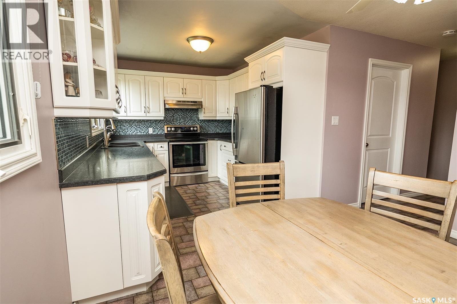 217 8th STREET E - 10