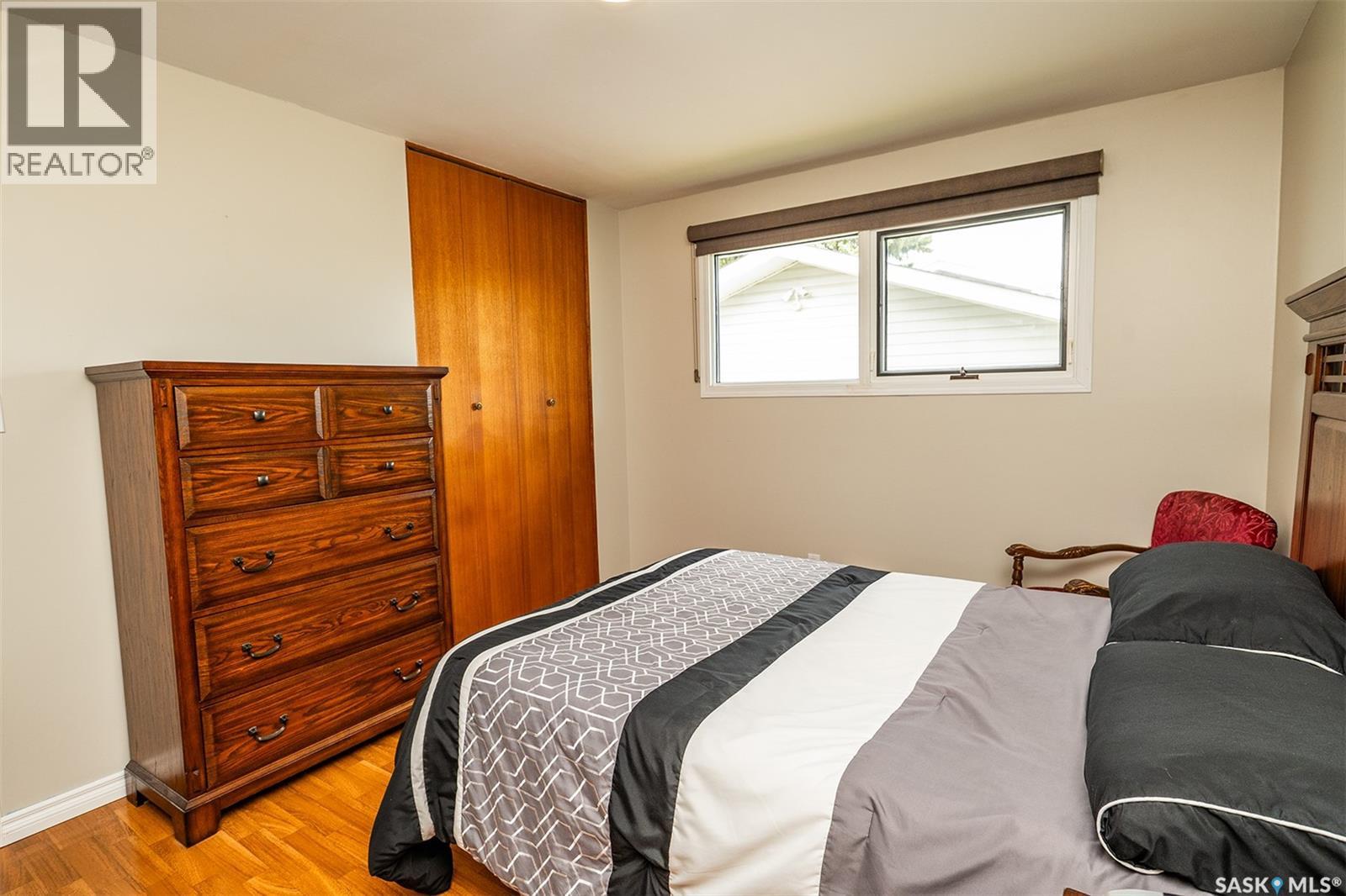217 8th STREET E - 12