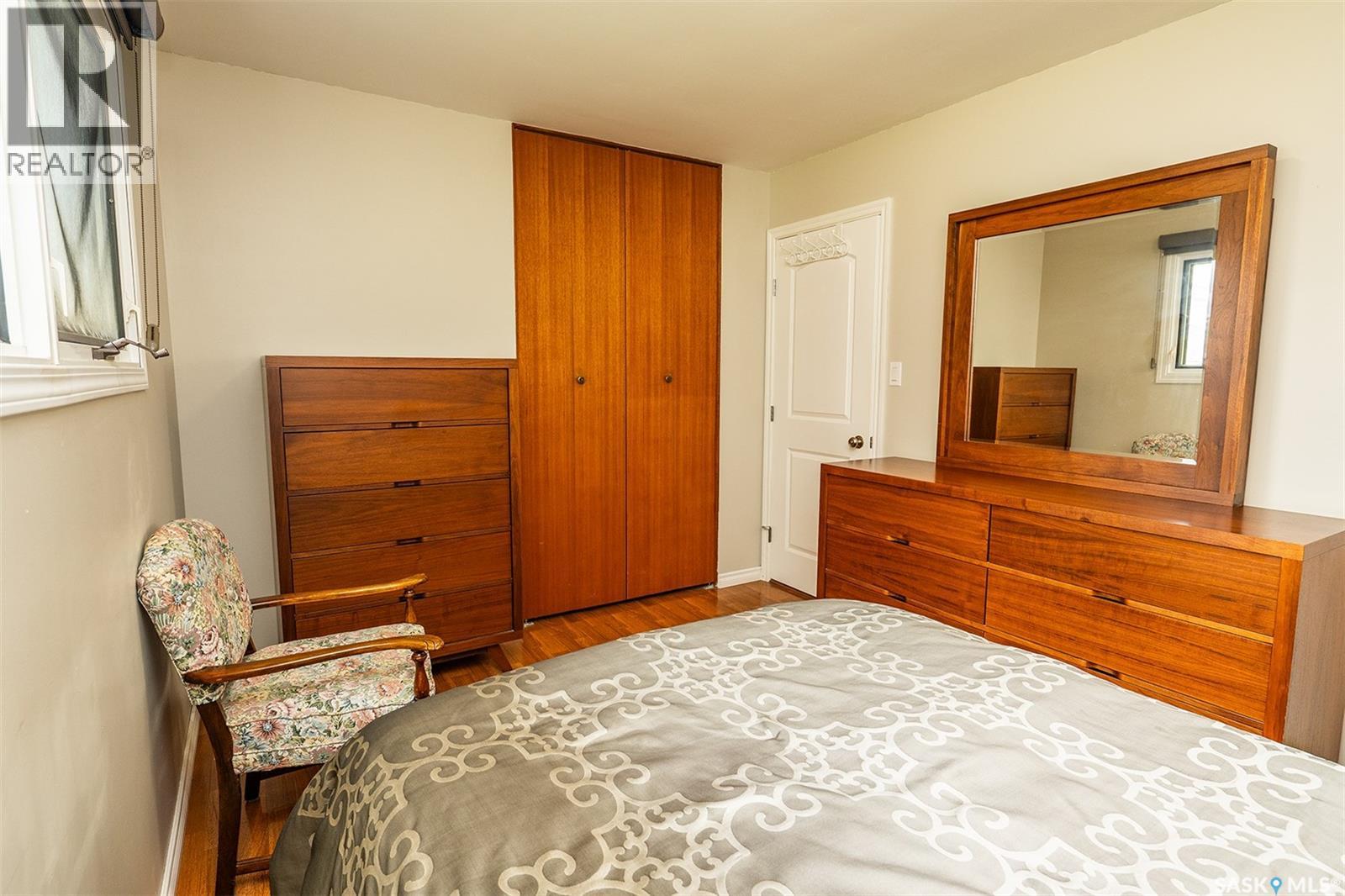 217 8th STREET E - 18