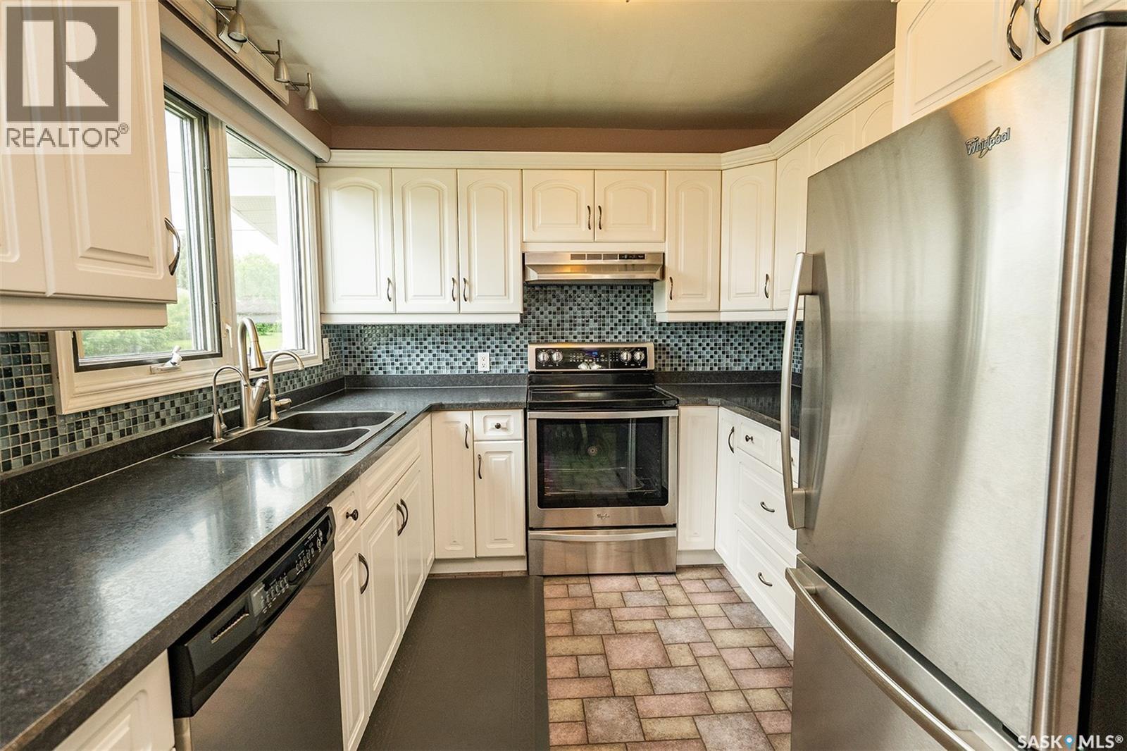 217 8th STREET E - 8