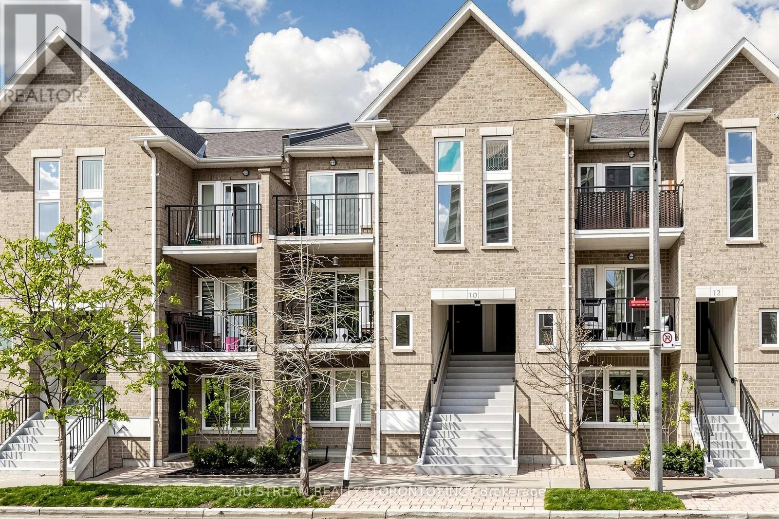 #201 10 BRIAN PECK CRESCENT - 1