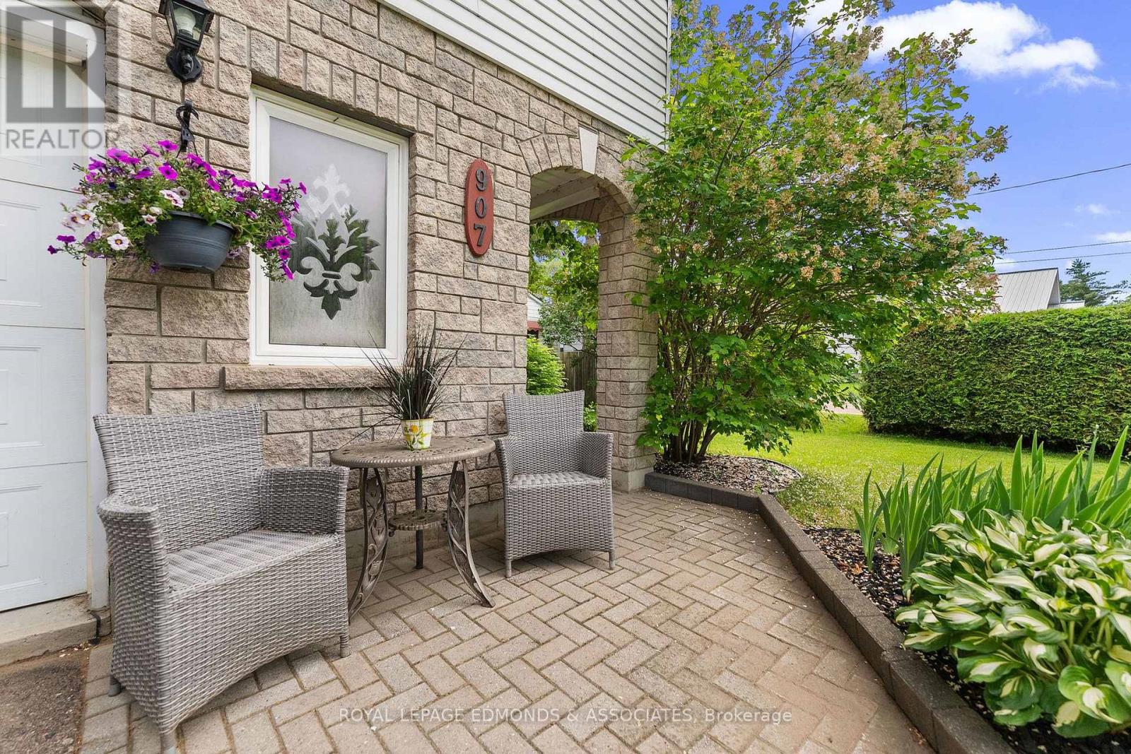 907 CEDAR LANE - 42