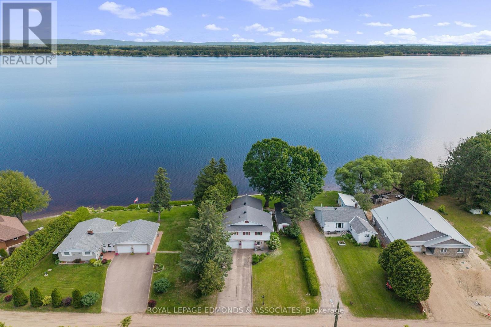 907 CEDAR LANE - 44