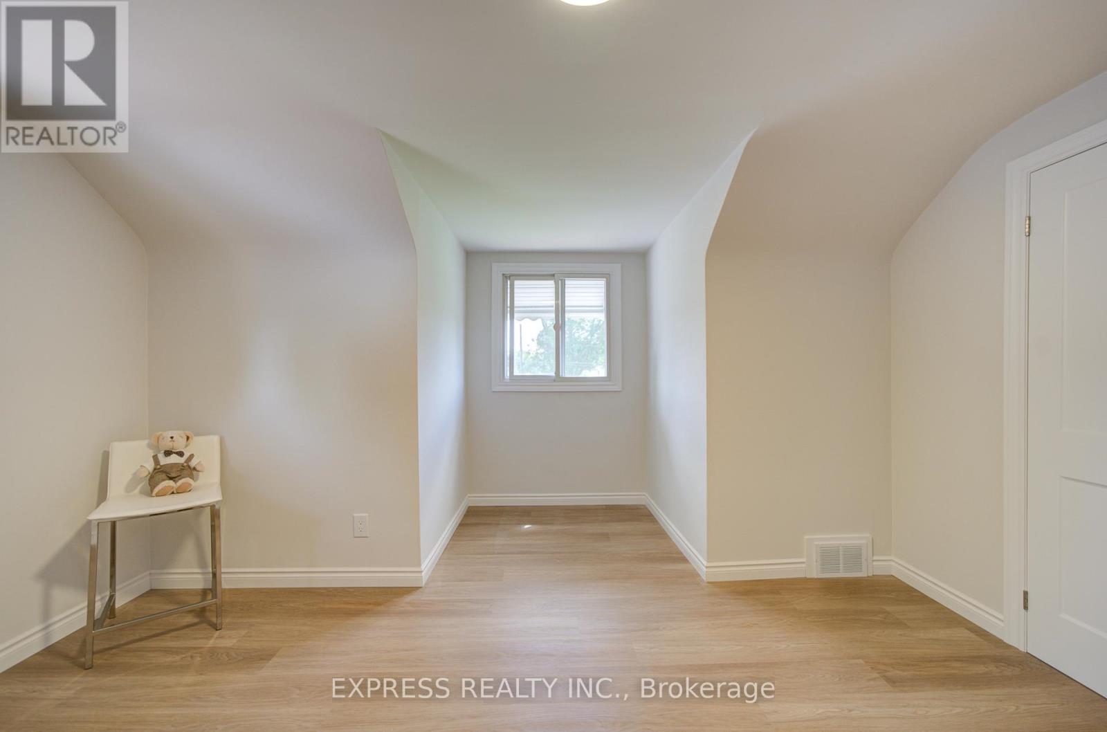 1162 SOMERVILLE STREET N - 25