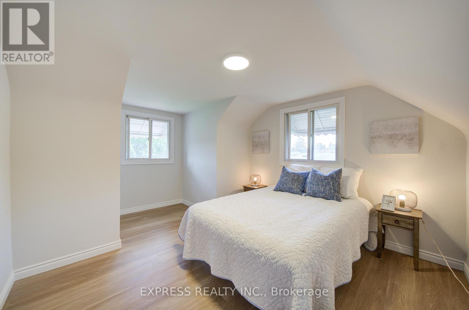 1162 SOMERVILLE STREET N - 27
