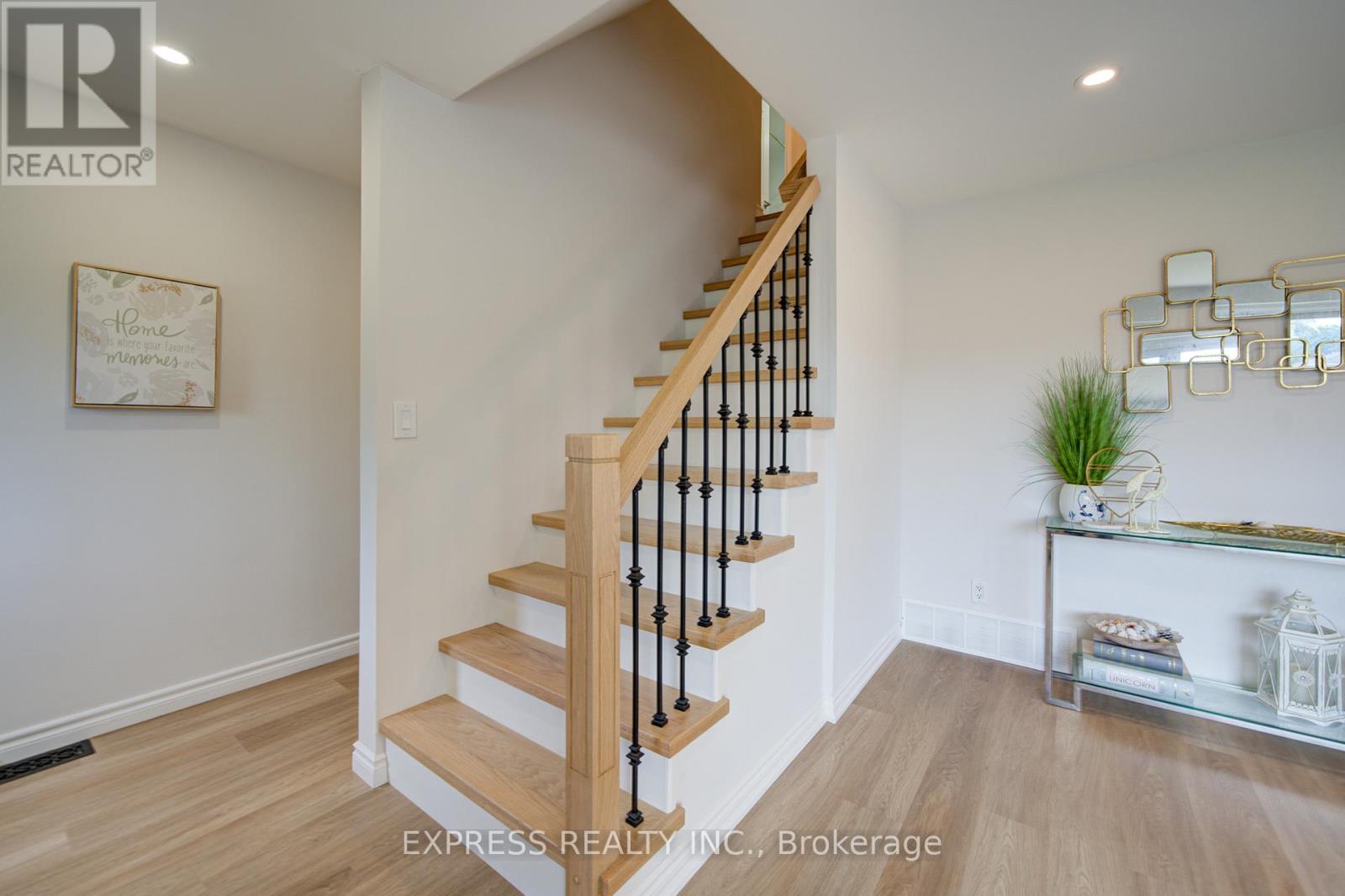 1162 SOMERVILLE STREET N - 3