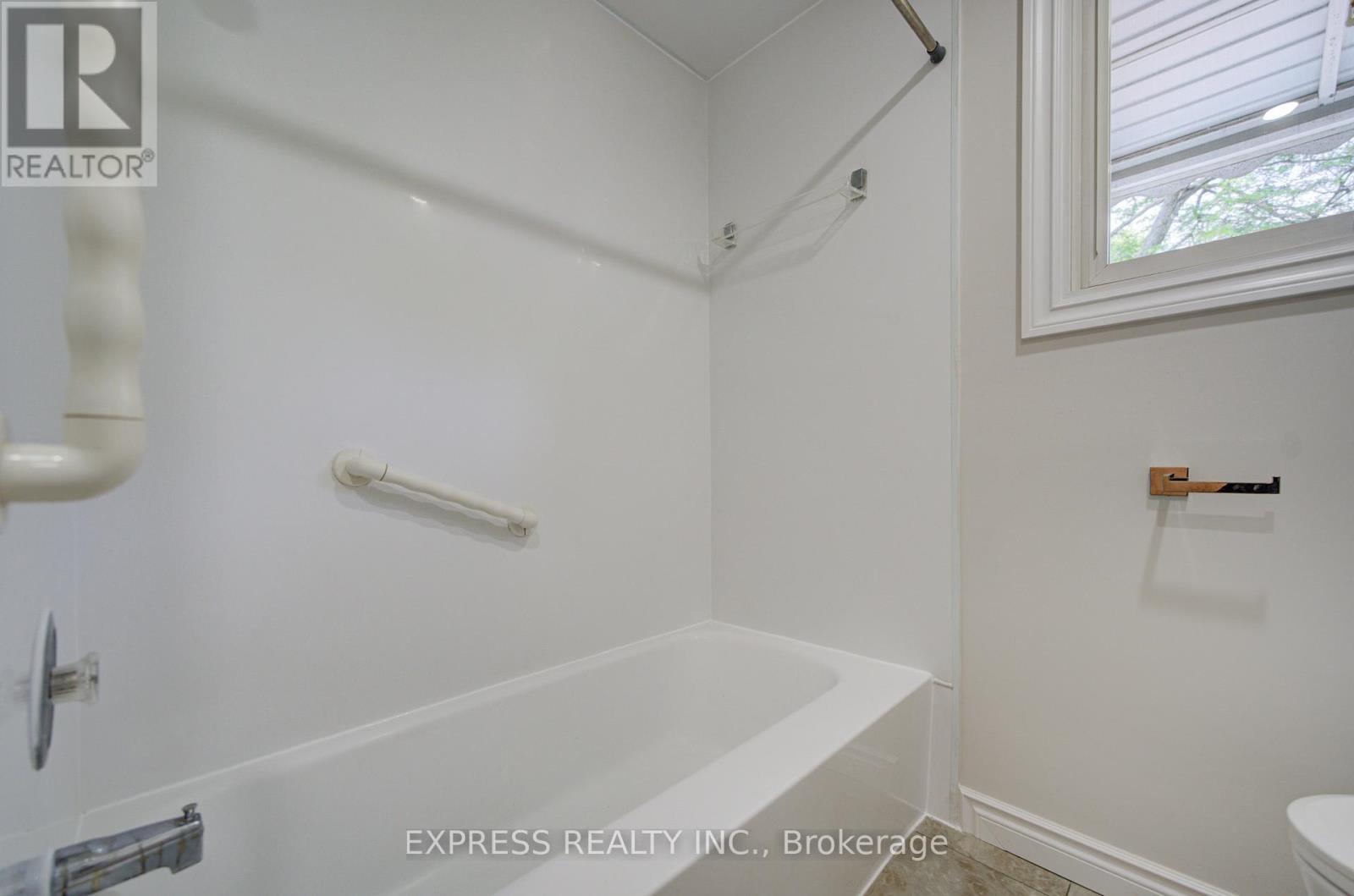 1162 SOMERVILLE STREET N - 32