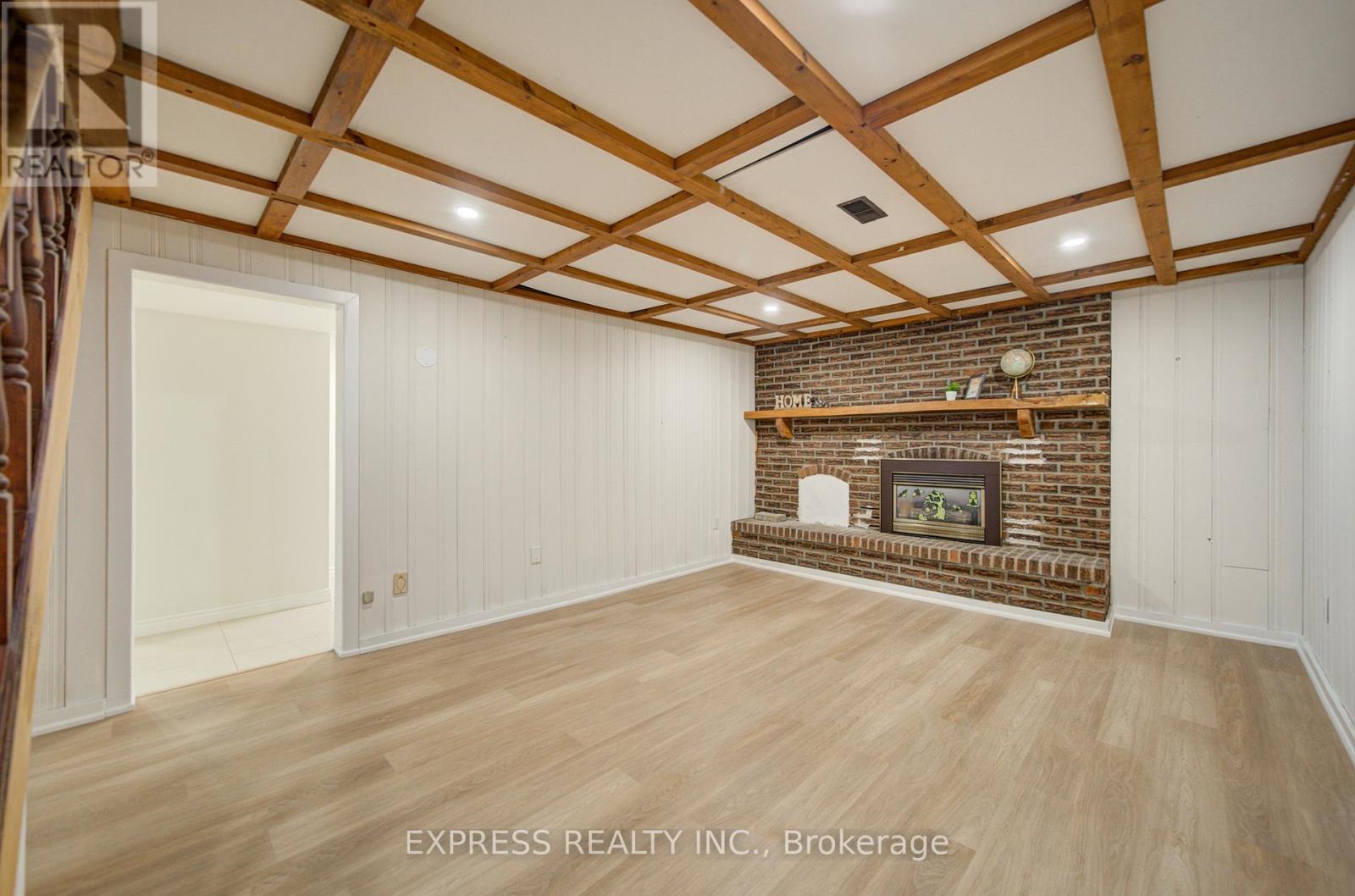 1162 SOMERVILLE STREET N - 34