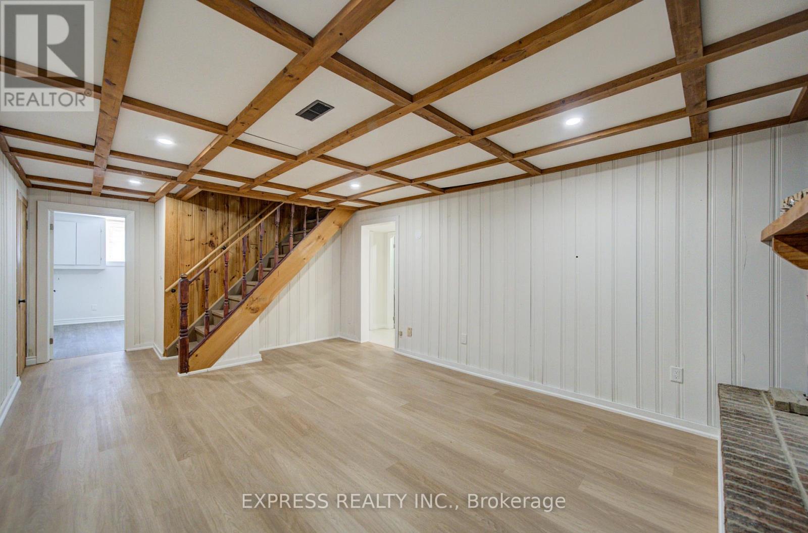 1162 SOMERVILLE STREET N - 36