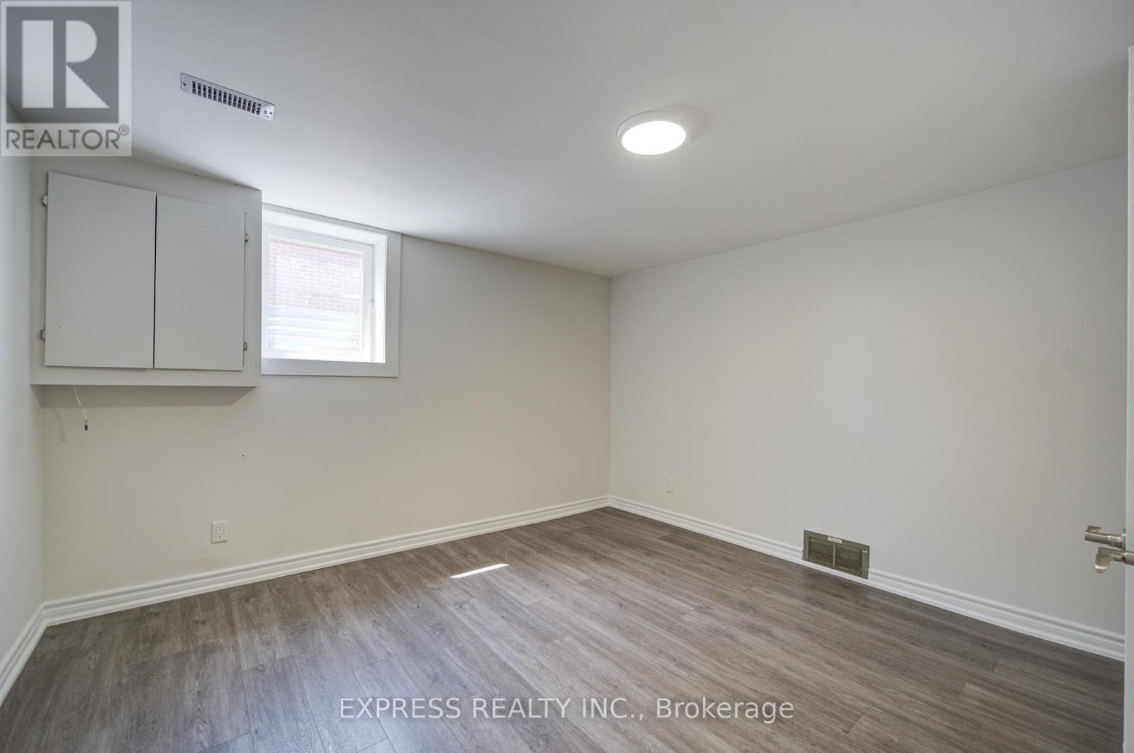 1162 SOMERVILLE STREET N - 37