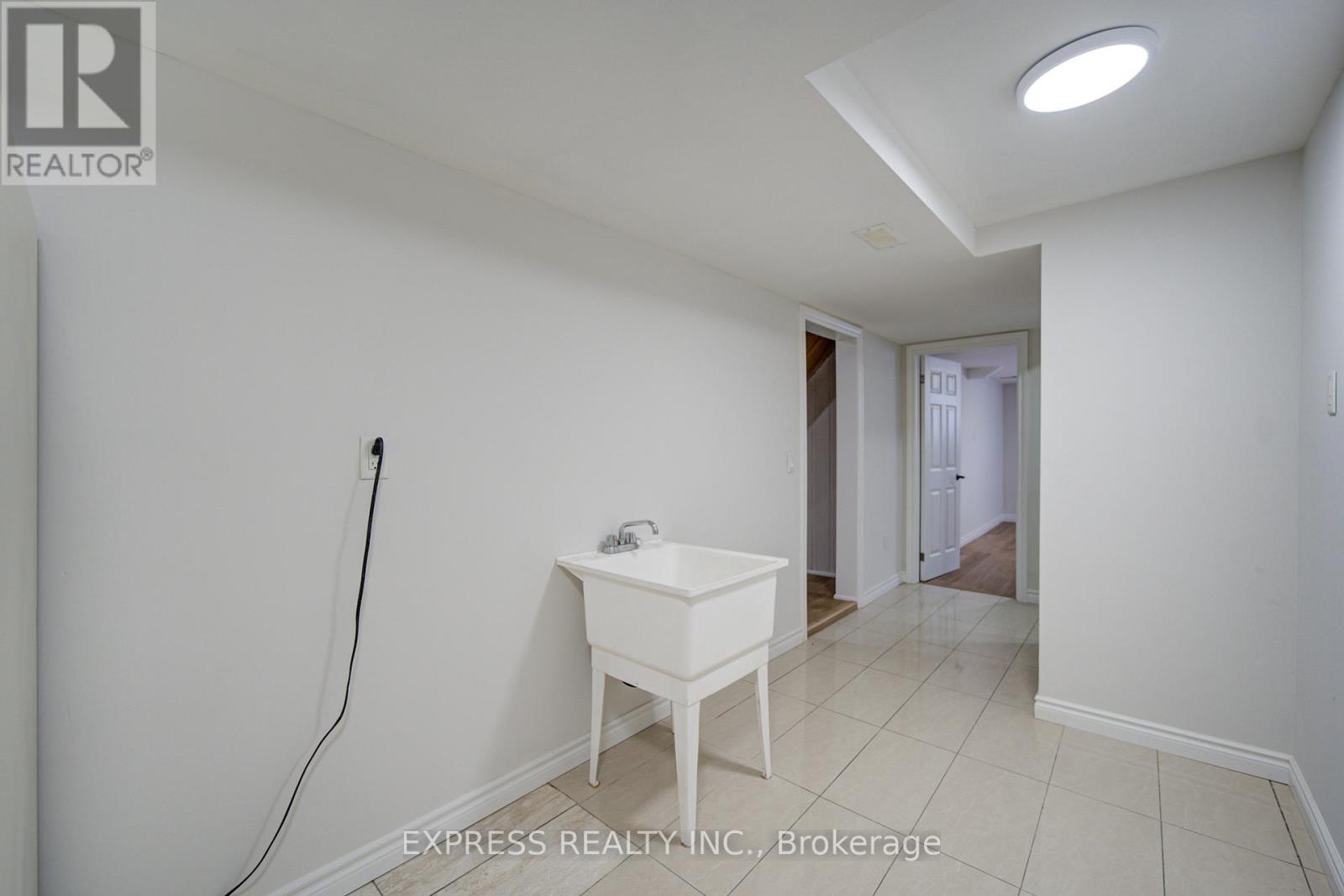 1162 SOMERVILLE STREET N - 40