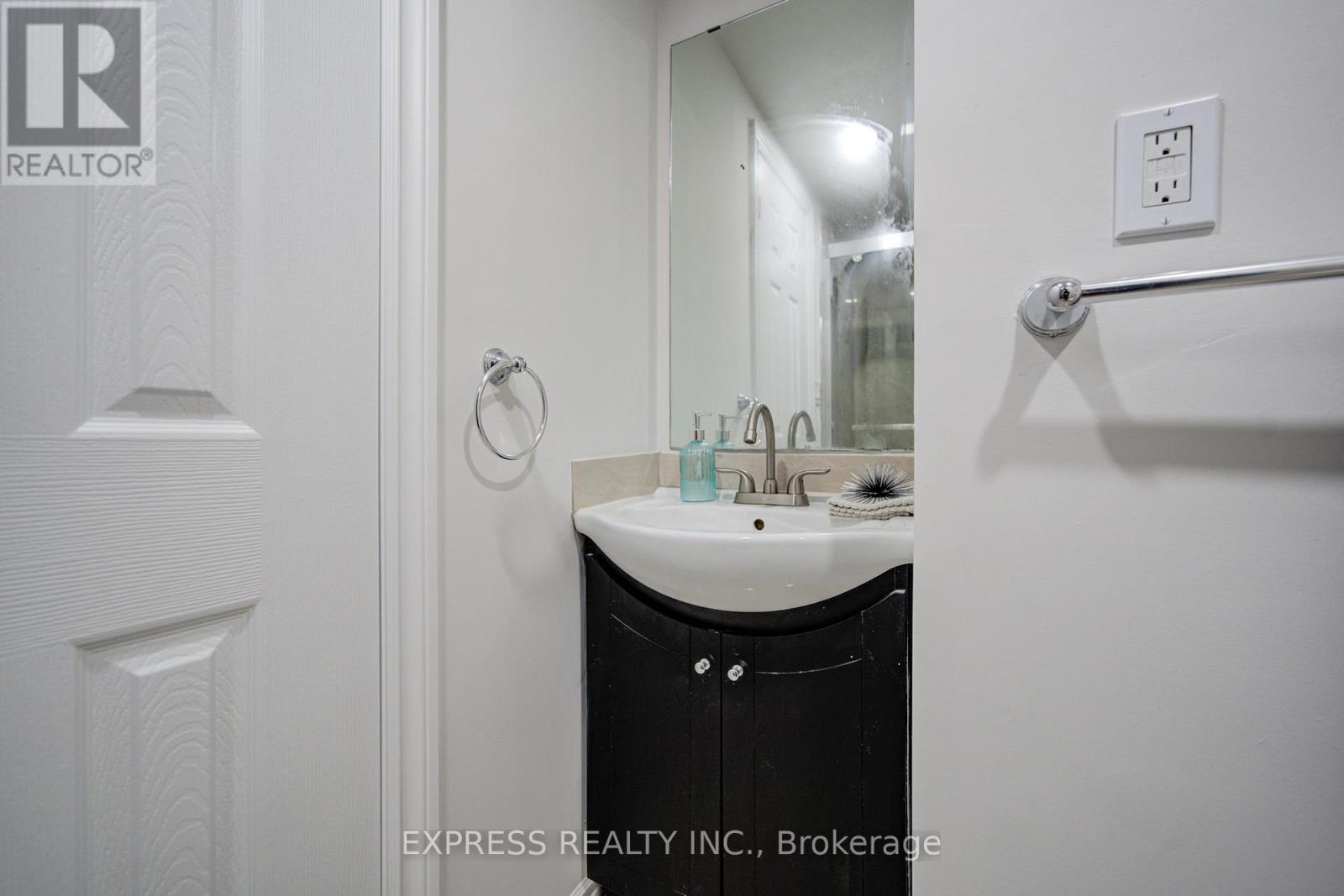 1162 SOMERVILLE STREET N - 43
