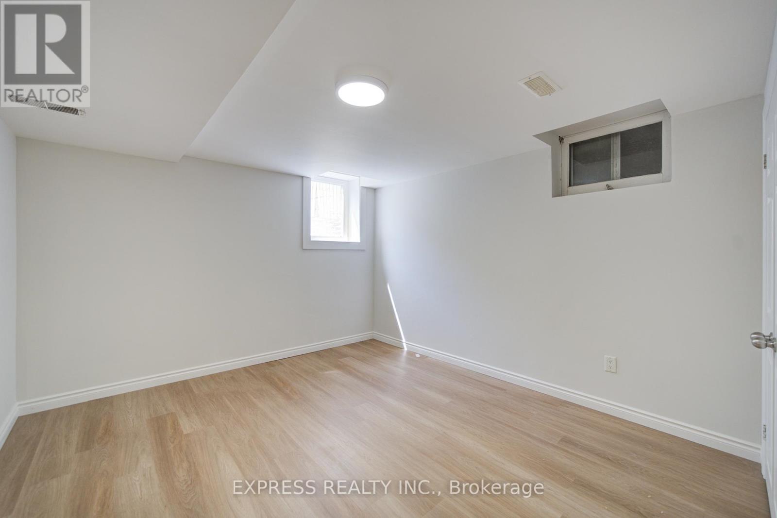1162 SOMERVILLE STREET N - 44