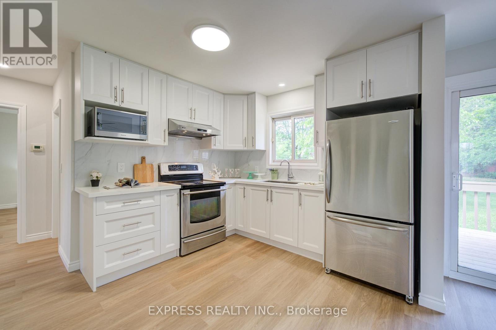 1162 SOMERVILLE STREET N - 8